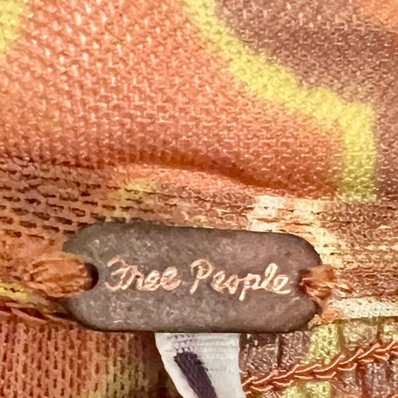 Free People Caught A Feeling Cardi medium
Sold out color NWOT - Picture 5 of 6